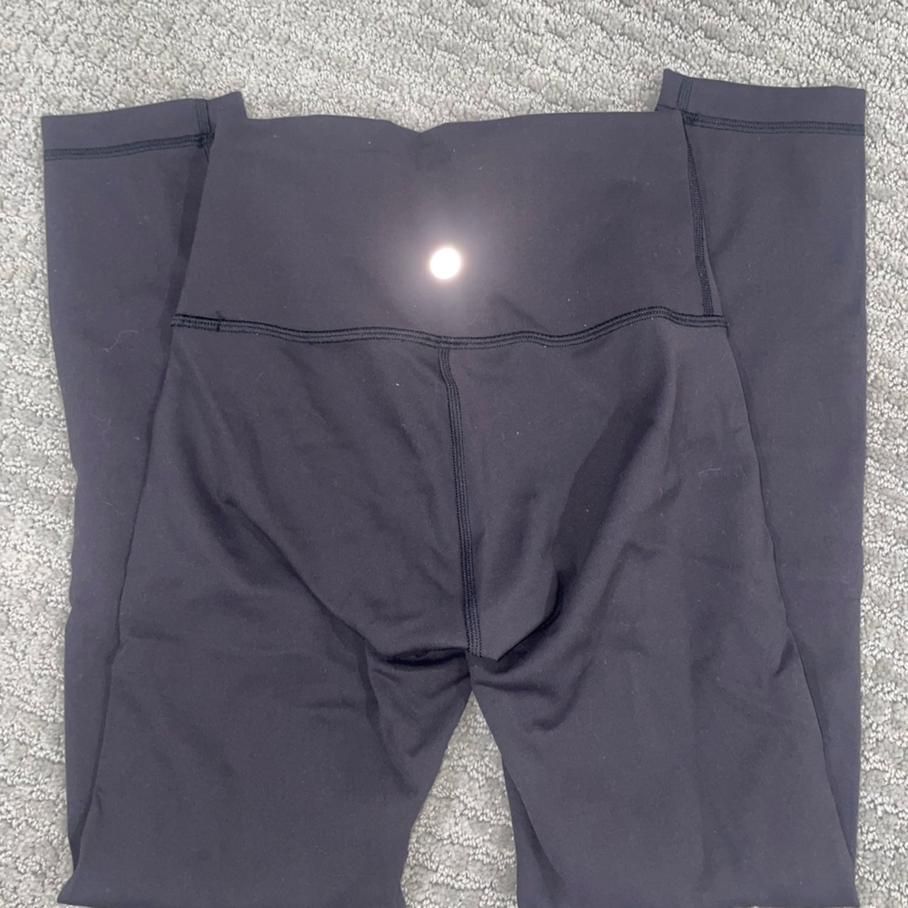 Lululemon black cropped leggings
